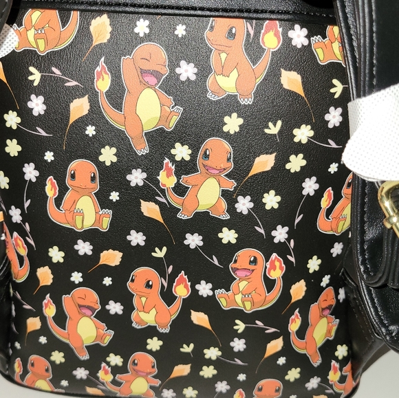 Loungefly Pokemon Charmander Daisy Mini Backpack main image 4